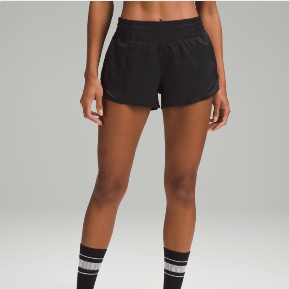 Lululemon Hotty Hot High-Rise Lined Short 2.5”